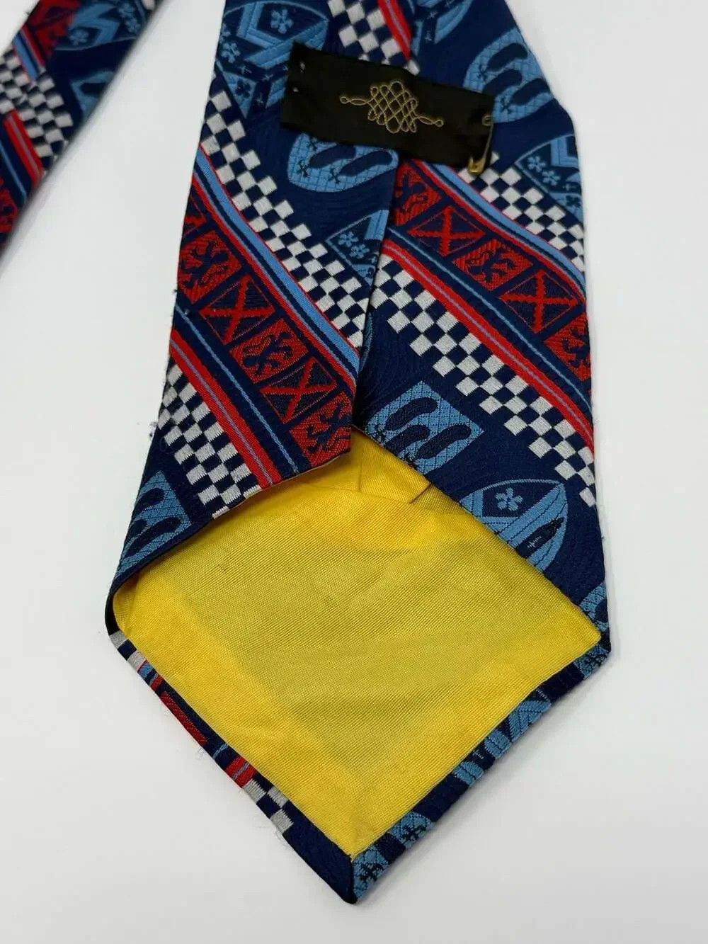 Vintage Heraldic Shield and Checkered Pattern Silk Necktie Scottish Nordic
